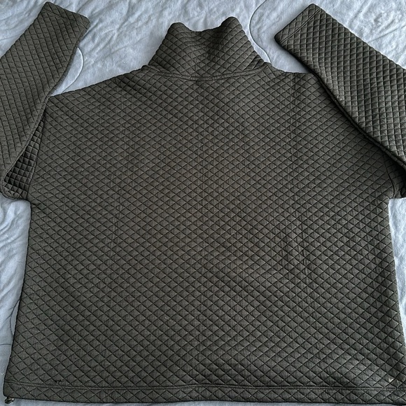 New balance sweater - Picture 4 of 4